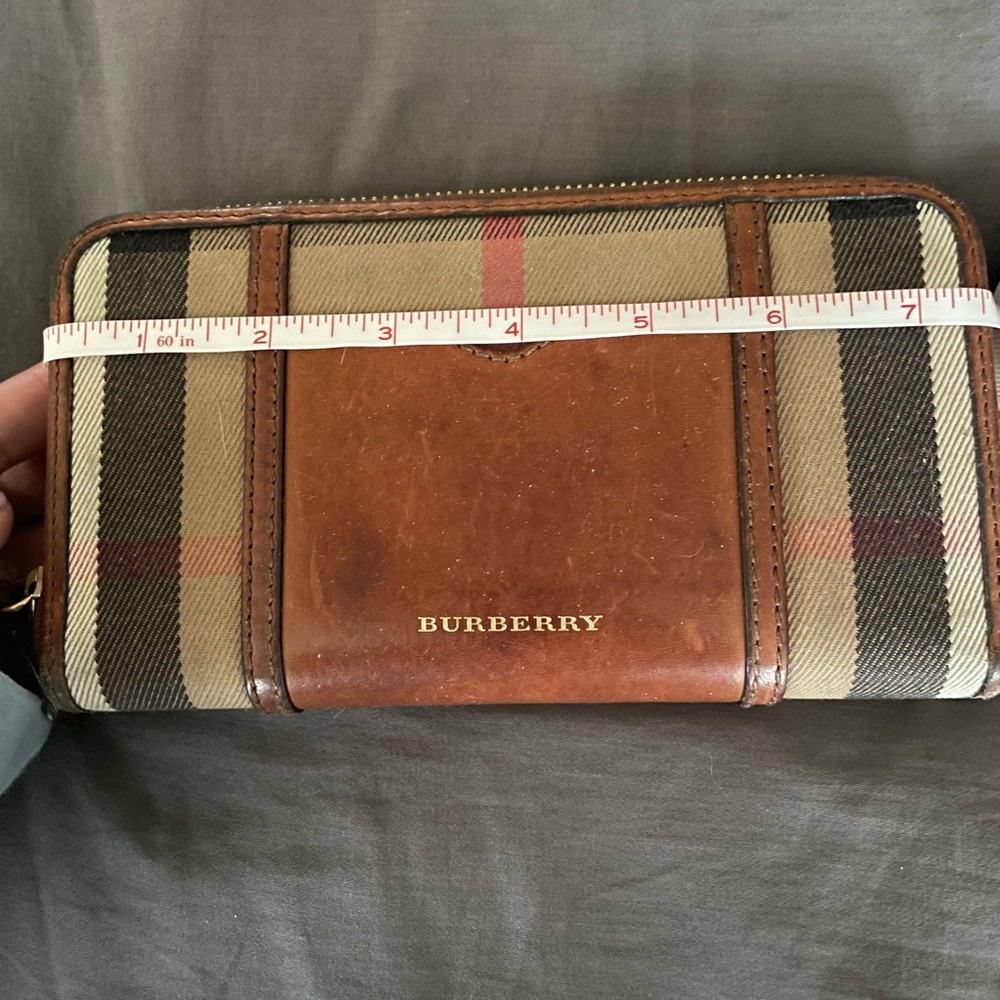 Amazing Burberry Check Wallet